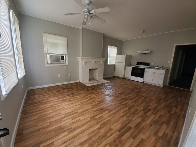Photo - 1545 Avenue B Unit 1545 Ave B B DW