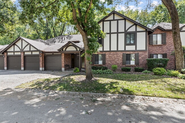 Building Photo - 8125 Willow Dr Unit 50-B Rental