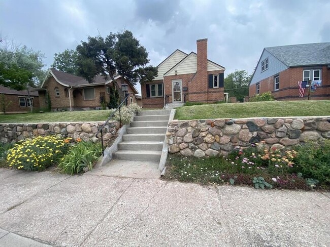 Photo - 412 W 1st Ave House