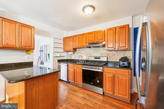 Photo - 4808 Fort Totten Dr NE