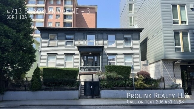 Building Photo - 4713 Brooklyn Ave NE Unit 3