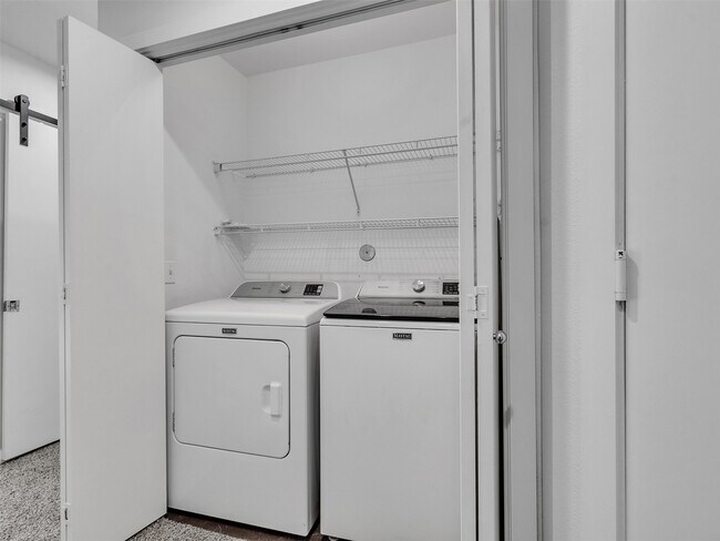 Photo - 6935 Yellowstone Way Dr