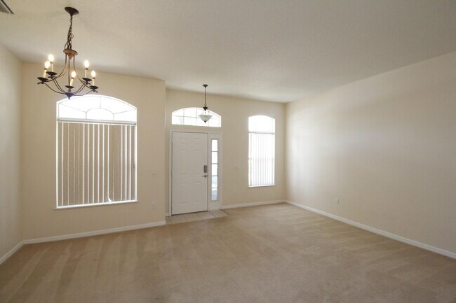 Photo - 885 Tavernier Cir NE