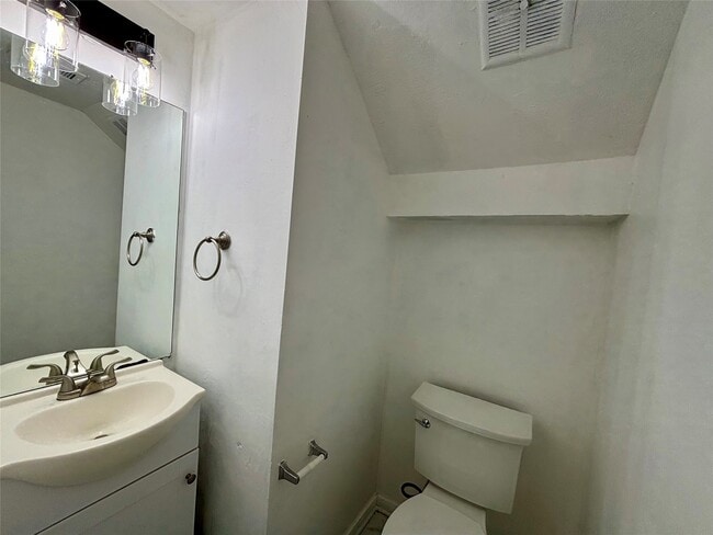 Photo - 8299 Cambridge St Unidad 2002