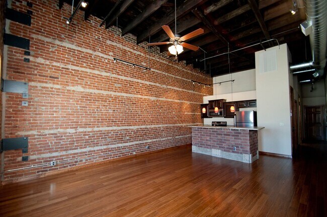 Building Photo - Union Biscuit Warehouse 207 Unit UB 207