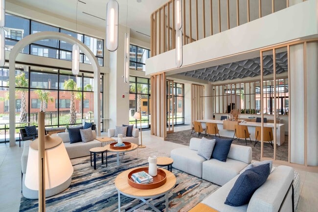Metropolitan at the Riverwalk