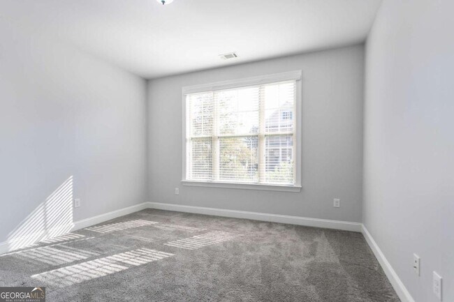 Photo - 330 La Perla Dr