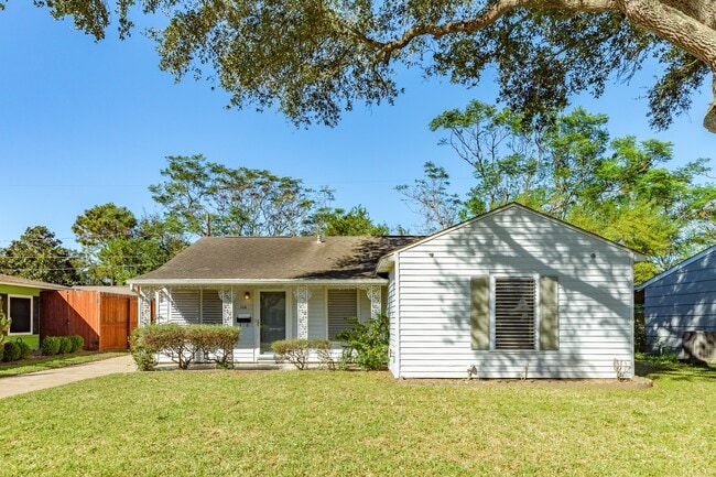 Photo - 114 Tarpon Ave