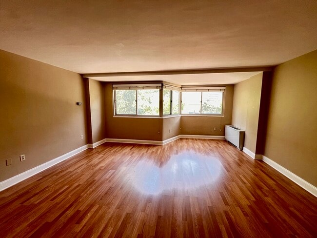 Building Photo - 922 24th St NW Unit 216