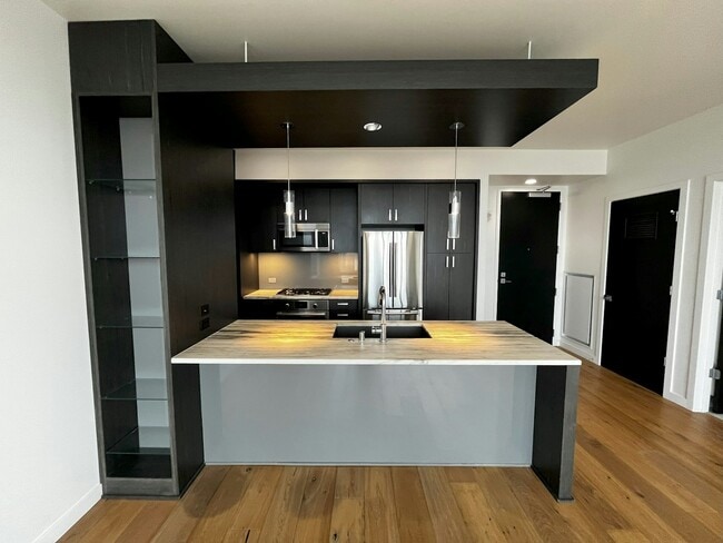 Photo - 1321 Seneca St Unit 2105