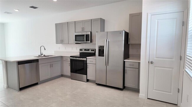 Photo - 2937 Skyline Lp