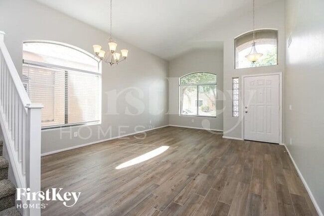 Photo - 1759 E Leslie Ave