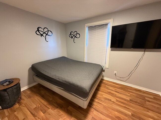 Photo - 5113 W Lexington St Apartment Unit 1