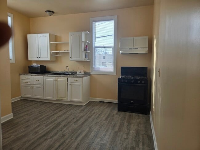 Photo - 3 National St Unit 3