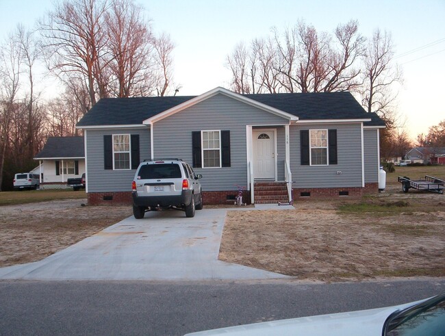 Beautiful home located in Perquimans County. - Beautiful home located in Perquimans County.