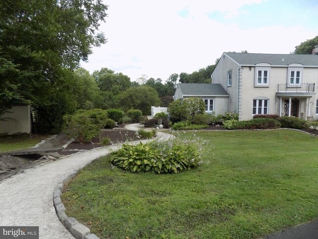 Photo - 313 Glenville Rd