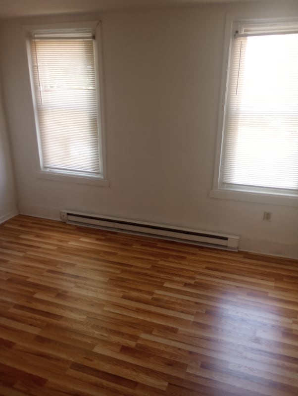 Building Photo - 31xx W Euclid Ave Rental