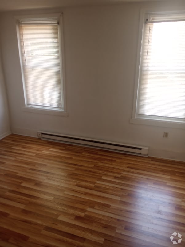 Building Photo - 31xx W Euclid Ave Rental