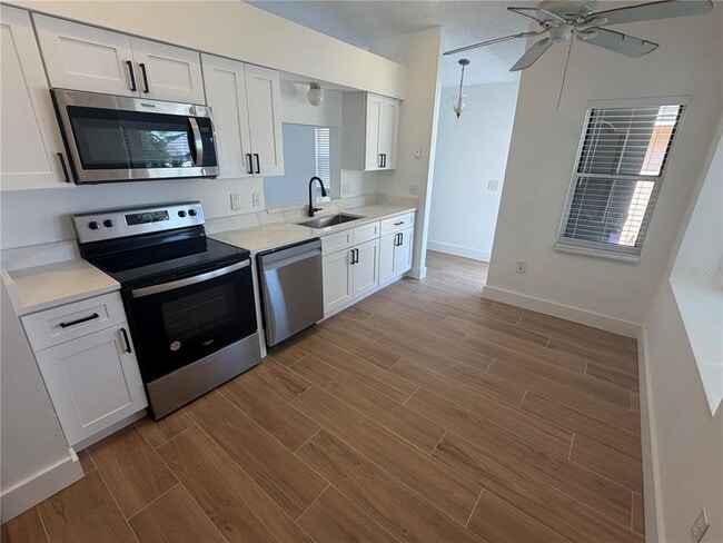 Photo - 4352 Sandhurst Dr