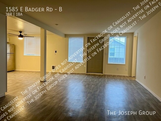 Photo - 1585 E Badger Rd Unidad B