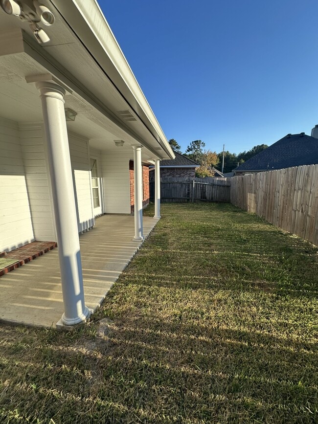 Photo - 9514 Rose Hollow Ln