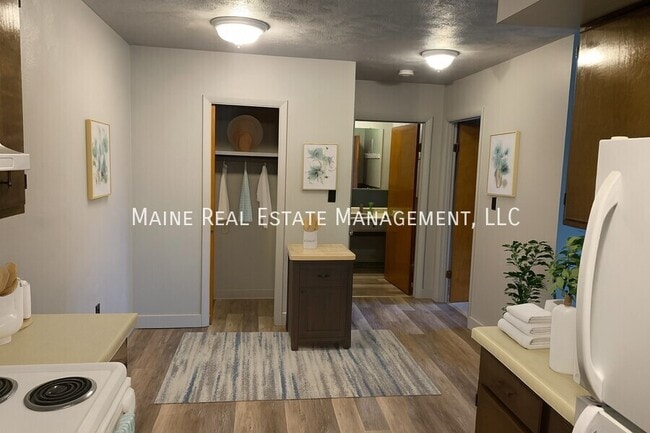 Building Photo - 24 Wenbelle Dr Unit 407 Rental