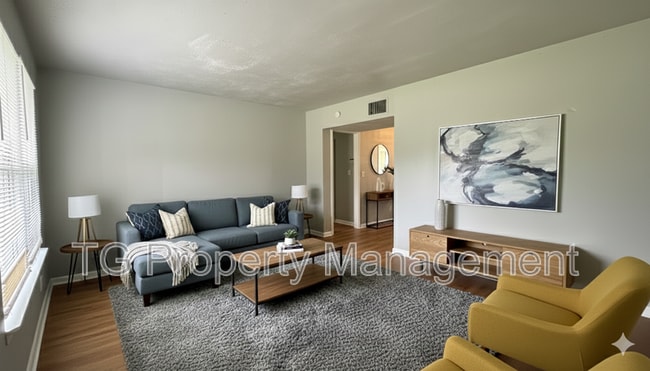 Photo - 804 La Marche Dr