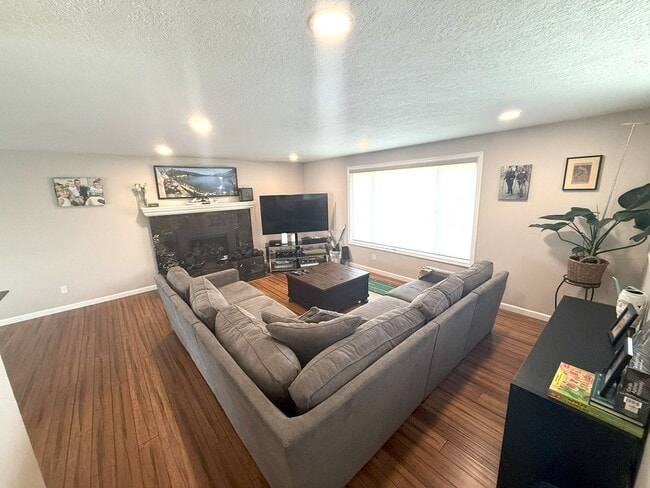 Photo - Stunning 4 BR / 3 BA West Beaverton Home with Private Oasis & Sport Court!