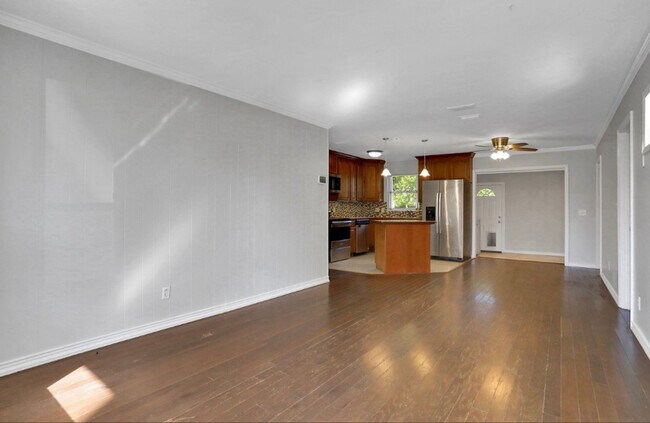 Photo - 7415 Leroy Dr