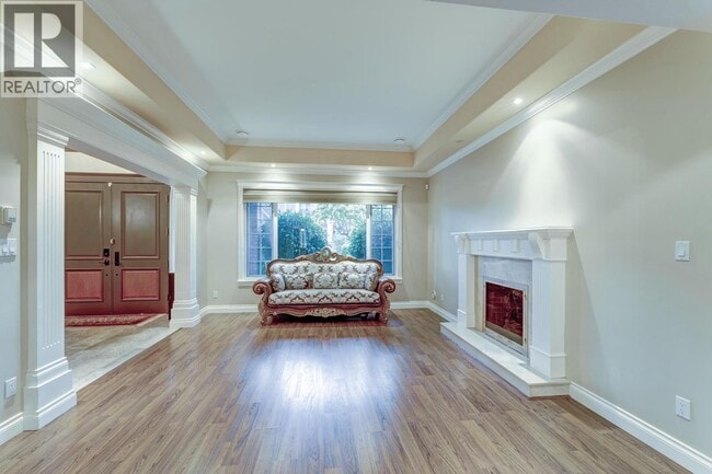 Photo - 7988 Sunnyholme Crescent