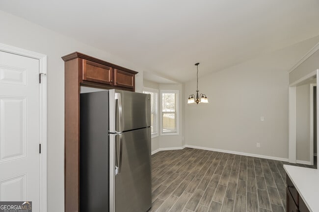 Photo - 122 Millstream Dr