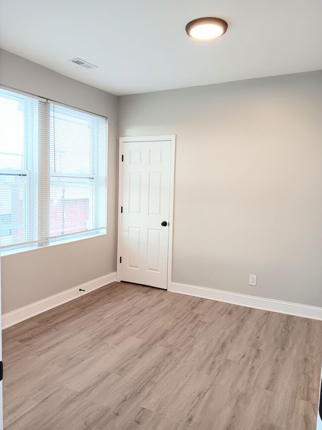 Photo - 3721 Main St Unidad 2 Front