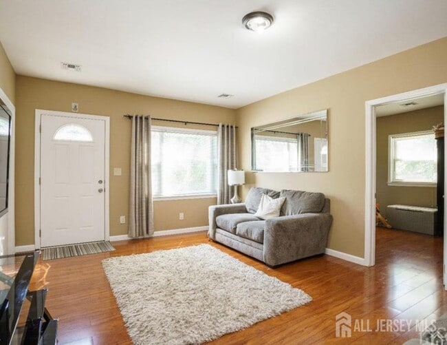 Photo - 1387 Finnegans Ln