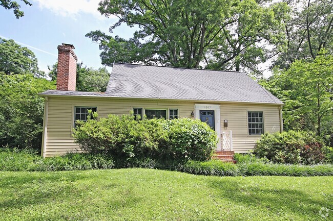 Building Photo - Charming Rugby Hills Home