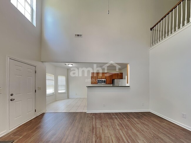 Photo - 925 Southridge Dr