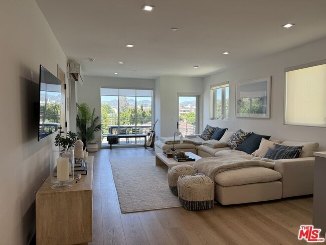 Photo - 9842 Vidor Dr Unit 402