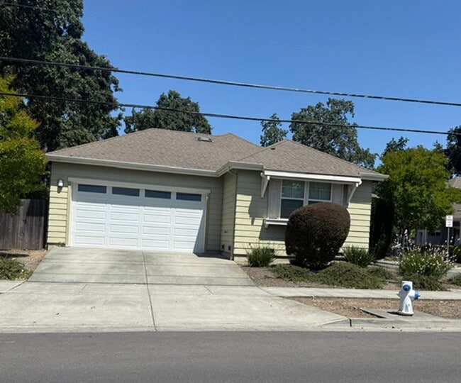 Photo - Single Level 3 Bedroom 2 Bath House in West Santa Rosa