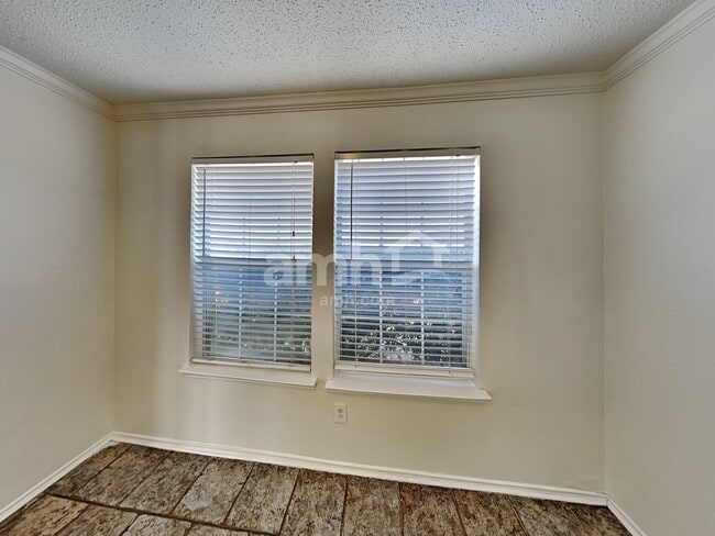 Photo - 2440 Marimont Ln