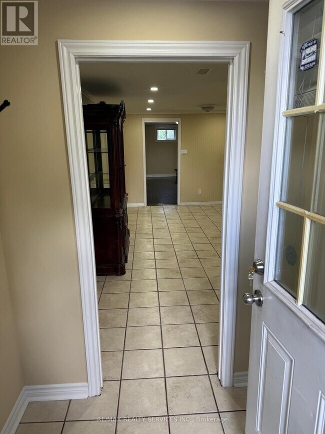 Photo - 120 Abell Dr