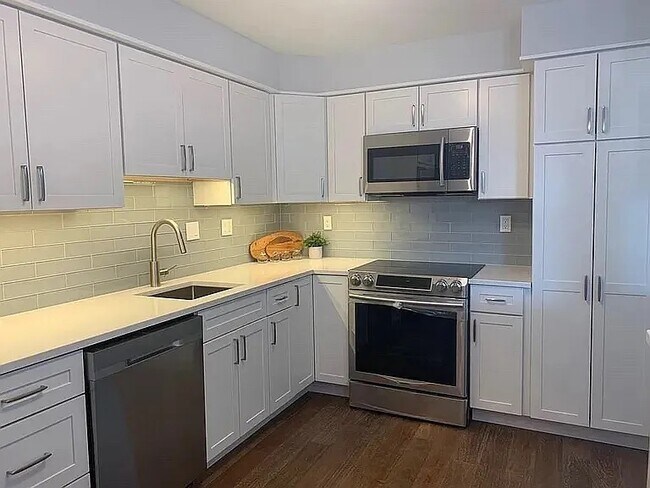 Photo - 20 Hammond Pond Pky Unit 206