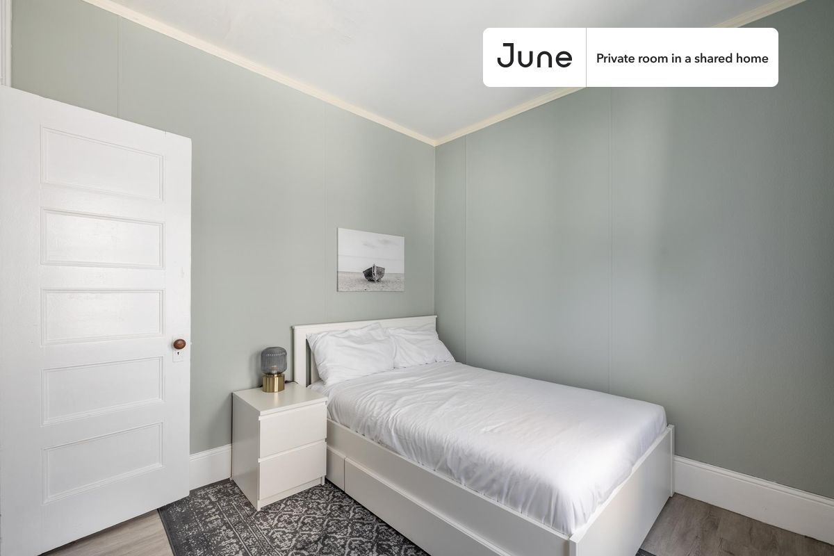 Private bedroom in 4 bed/1 bath Home - Private bedroom in 4 bed/1 bath Home