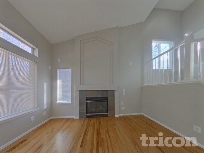 Photo - 301 Kingbird Cir