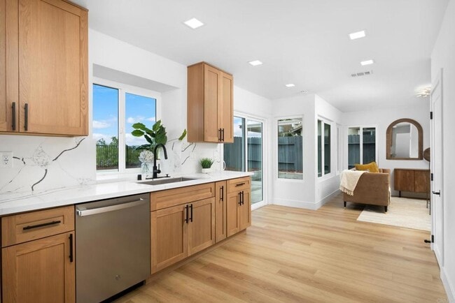 Photo - Furnished Oceanside Home - 3 Bedroom 2-1/2 Bathroom - Renovated