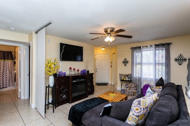 Photo - 3036 Parkway Blvd Unit 305