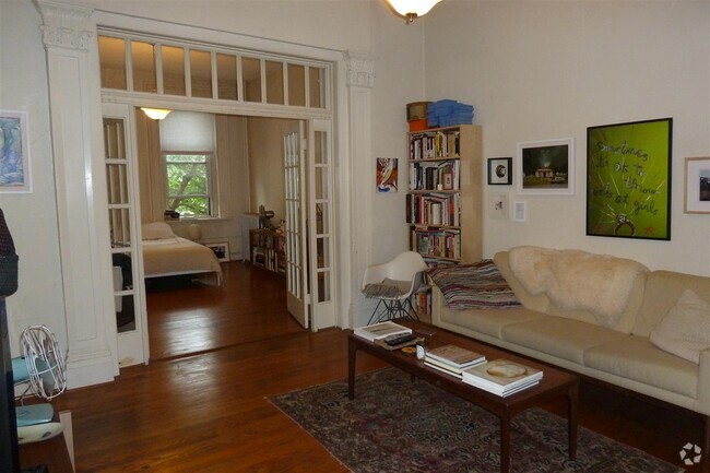 Building Photo - 236 Garden St Unit 2 Rental