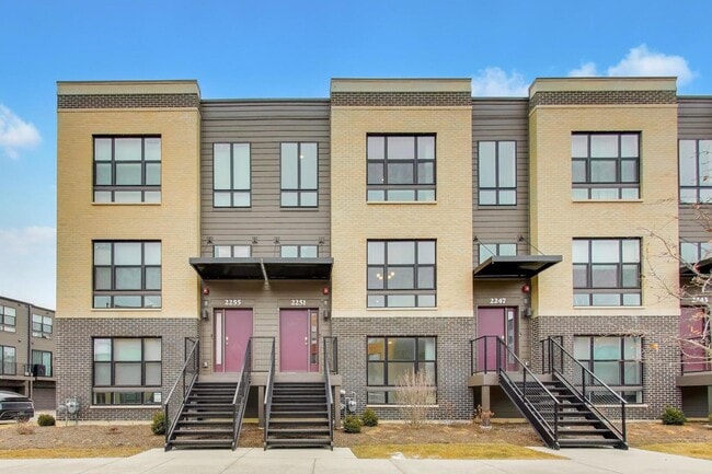 Building Photo - 2251 Venture Dr