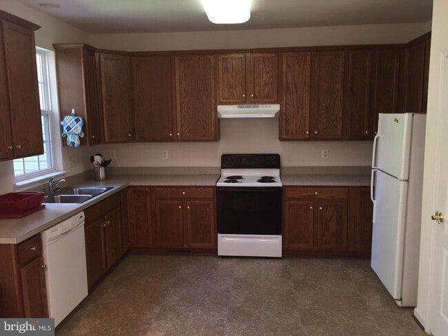 Photo - 115 Swearingen Way