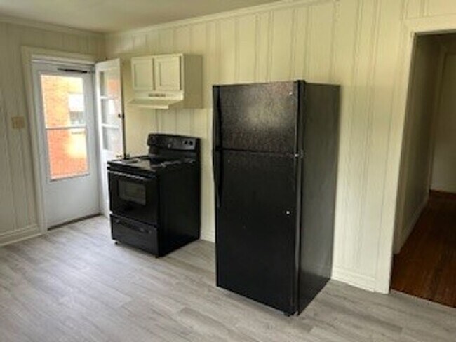 Photo - 1009 E Devonshire St