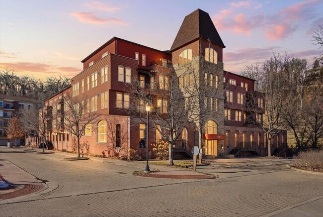 Photo - 640 Main St N Unit 42