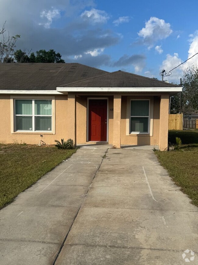 Building Photo - Newly remodeled 2 bedroom 1 bathroom duplex Rental